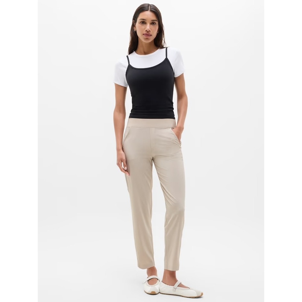 Athleta Brooklyn Mid Rise Ankle Pant Beige Tapered Travel Casual Size 4